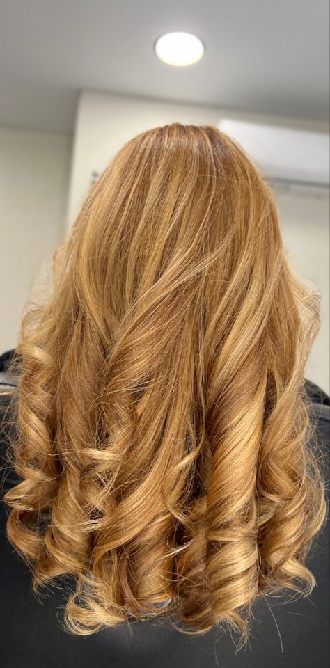 Gold Ginger Hair, Copper Gold Hair Color, Gold Copper Hair, Gingerbread Caramel Hair, Gold Blonde Hair, Gold Hair Color, Hairstyle Curly, Gold Hair Colors, Strawberry Blonde Hair Color