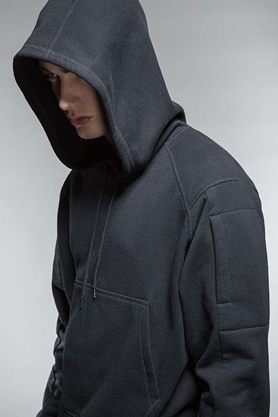 ACRONYM  http://www.acrnm.com/ HD4-BR hoodie €275.00 Hoodie Men, Pola Jaket, Menswear Details, Men Sweatshirt, Sweat Hoodie, Clothing Details, Mens Sportswear, Sport Wear, Hoodie Design