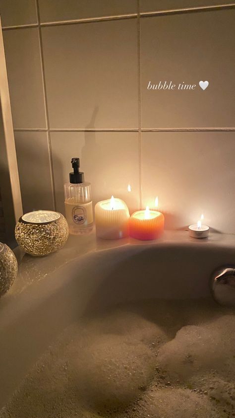 Bubble Bath Asethic, Bubble Bath Set Up, Aesthetic Bubble Bath, Bath Vibes, Bubble Bath Aesthetic, Relaxing Bubble Bath, Aesthetic Bath, Bath Aesthetic, Love Night