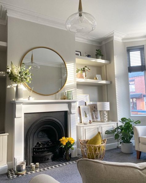 Fireplace Ideas With Mirror, Front Room Fireplace Ideas, Fireplace Nook Decorating Ideas, Victorian Mantel Decorating Ideas, Closed Fireplace Ideas, Old Fireplace Ideas, Open Fireplace Ideas, Traditional Fireplace Ideas, Mirror Fireplace Mantle