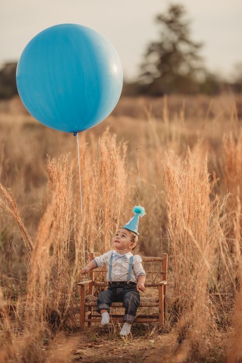 Diy 1st Birthday Photo Shoot Outdoors, Outside 1st Birthday Pictures, 1st Birthday Photography, First Birthday Boy Photoshoot Outdoor, One Year Baby Boy Photoshoot, 1st Birthday Boy Pictures, 1st Birthday Outdoor Photoshoot, 1st Birthday Photoshoot Boy Indoor, Outdoor Smash Cake Photoshoot