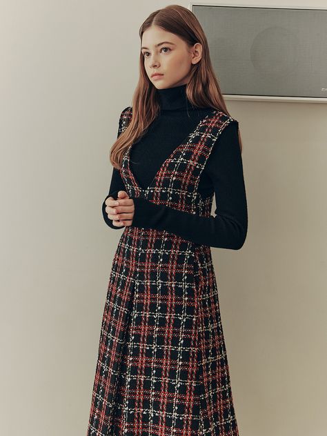 Dress With Sweater Underneath, Floral Winter Dress, French Christmas Outfit, Holiday Dress With Tights, Romantic Ingenue Style, Beth Harmon Outfits, Tweed Dress Winter, Fun Work Outfits, Dress With Sweater Over It