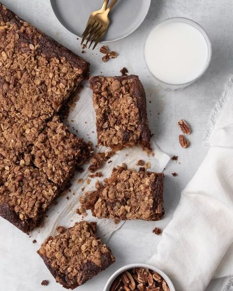 Molasses Apple Crumb Cake | Foodtalk Fancy Cake Recipes, Shoo Fly Pie, Apple Crumb Cake, Easy Delicious Desserts, Cake Dessert Recipes, Apple Crumb Cakes, Molasses Recipes, Apple Streusel, Cakes Simple