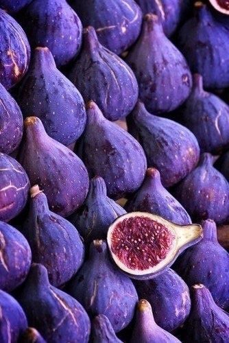 figos Funny Vine, Collage Foto, Purple Food, Purple Love, All Things Purple, Exotic Fruit, Royal Caribbean, Purple Rain, Purple Aesthetic