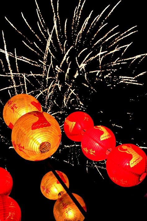 #Fireworks display at the Chu Un Temple #Chinese New Year Temple Chinese, Chinese New Year Fireworks, Chinese Fireworks, Round Restaurant, Photography Gcse, Cny 2025, Chinese New Year Eve, Aesthetic Status, Feng Shui Art