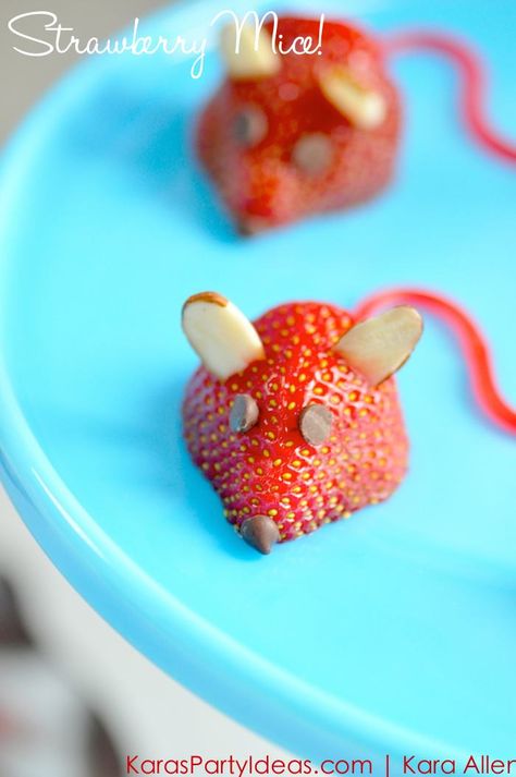 Strawberry Mice for a Cat | Kitty Themed Birthday Party! Via Kara Allen | KarasPartyIdeas.com Strawberry Mice, Strawberry Mouse, Kitten Birthday Party, Cat Themed Parties, Cat Themed Birthday Party, Kitten Party, Kitten Birthday, Party Snack Food, Cat Birthday Party