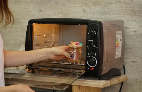 Baking Polymer Clay On Aluminum Foil - The Creative Folk Easy Polymer Clay Ideas, Best Toaster Oven, Small Toaster Oven, Baking Polymer Clay, Bake Polymer Clay, Aluminum Foil Pans, Easy Polymer Clay, Polymer Project, Small Oven