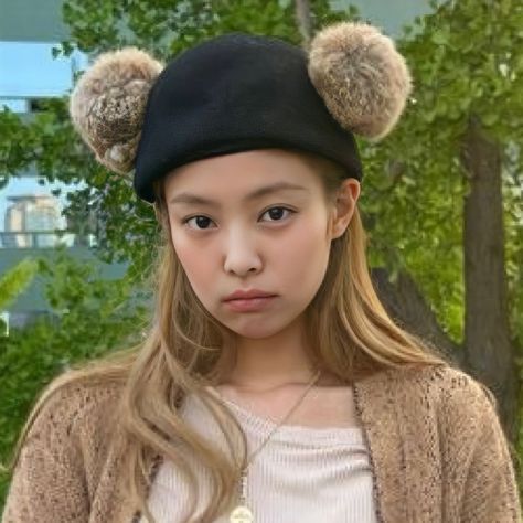 Icons Jennie, Fluffy Hat, Jennie Icon, Blackpink Icons, Hair Icon, Bear Hat, Jennie Kim, Just Girl Things, Blackpink Jennie