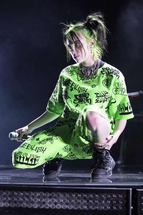 Billie Eilish Outfits, The Villain, Green Hair, American Singers, Celebrity Pictures, Bad Guy, Neon Green, Concert Outfit, Billie Eilish