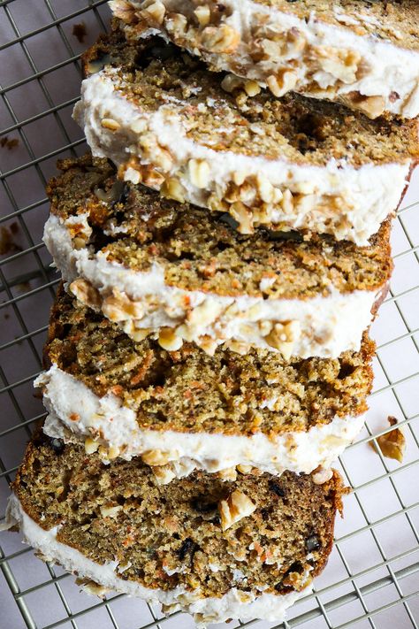 Carrot Cake Banana Bread - Tipps in the Kitch Carrot Banana Bread, Spinach Linguine, Carrot Cake Banana Bread, Cake Banana Bread, Carrot Banana Cake, Cake Banana, Banana And Egg, Make Cream Cheese, Healthy Banana Bread