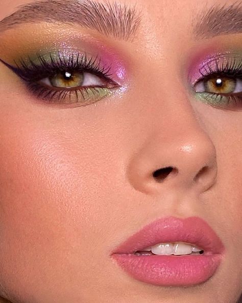 Rainbow Eye Makeup, Makeup Cantik, Maquillage On Fleek, Mekap Mata, Eye Makeup Images, Smink Inspiration, Eye Makeup Pictures, Green Makeup, Color Makeup