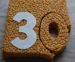 Rice Krispies Numbers Rice Krispie Shapes, Number 1 Rice Crispy Treats, Rice Krispie Treats Shapes, 1 Rice Krispie Treats Number, Rice Crispy Cake Birthday, Rice Krispie Cakes, Number Cake Toppers, Delicious Deserts, Layered Cake