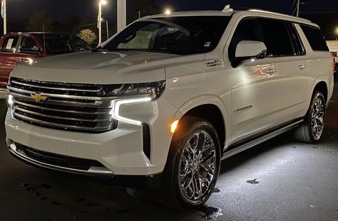 2023 Chevy Suburban High Country, 2023 Chevy Tahoe High Country, Suburban Car Aesthetic, Chevy Suburban Interior, Suburban 2022, Suv Aesthetic, Chevy Suv Tahoe, Suburban Car, Suburban Chevy