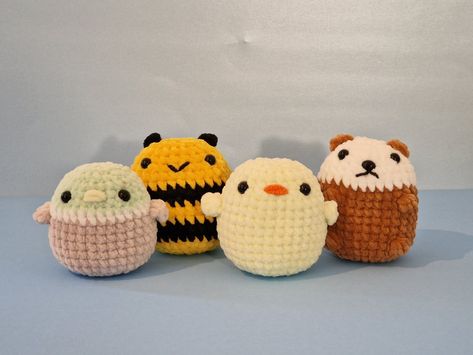 Simple Crochet Plushies, Mini Plushies Crochet, Free Crochet Mini Plushie Patterns, Crochet Ball Animals, Crochet Small Plushies, Small Crochet Plush, Crochet Animal Balls, Crochet Mini Plush, Stressball Crochet Pattern