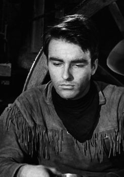 montgomery clift | montgomery clift GIF red river 252 Montgomery Clift Red River, Monty Clift, Montgomery Clift, Leading Men, Rock Hudson, Tortured Soul, Most Handsome Actors, Old Hollywood Stars, Actrices Hollywood