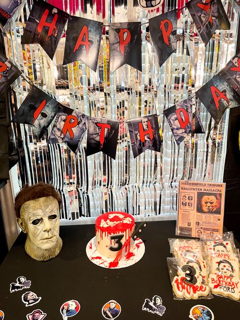 Michael Myers Themed Food, Micheal Myers Birthday, Michael Myers Birthday Party Ideas, Michael Myers Party, Michael Meyers Halloween, Scary Movie Night, Michael Meyers, Michael Meyer, Scary Movie