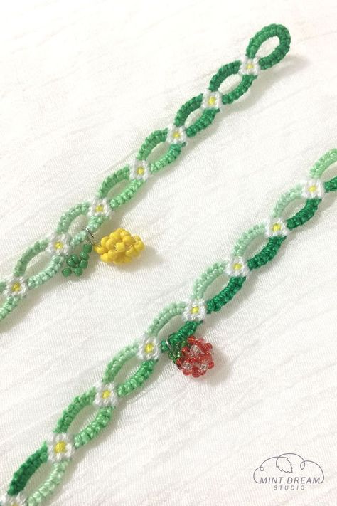 Friendship Bracelets Patterns 4 Colors, Flower Chain Friendship Bracelet, Seed Bead Fruit, Chain Friendship Bracelet, Flower Chain Bracelet, Floral Macrame, Knotted Bracelets, Beaded Fruit, Diy Bracelets With String