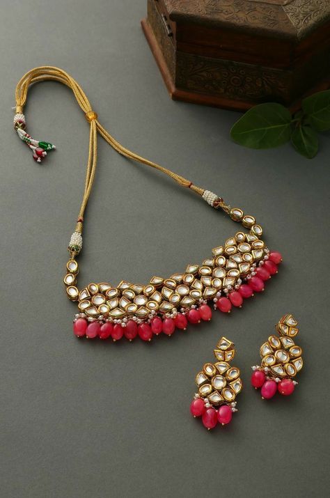 Kundan Necklace Designs, Royal Necklaces, Kundan Choker Necklace, Kundan Jewellery Bridal, Kundan Jewellery Set, Neck Pieces Jewelry, Indian Jewelry Earrings, Bridal Jewelry Vintage, Antique Jewellery Designs