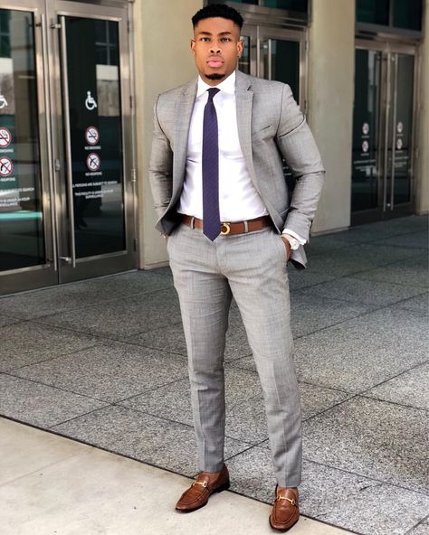 Just another day at the courthouse. Suit With Brown Shoes, Grey Suit Brown Shoes, Brown Shoes Outfit, Mens Grey Suit, Suits Outfits, Grey Suit Men, Men's Business Outfits, Suits Men Business, Black Men Fashion Swag