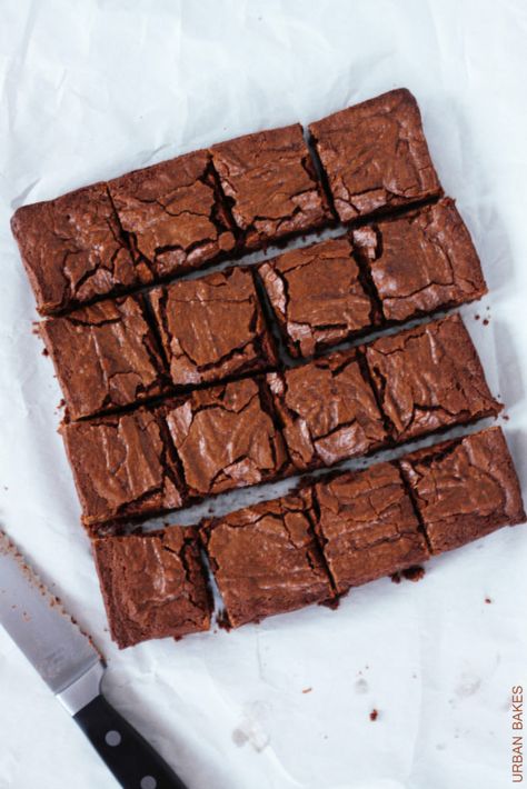 Classic Fudge, Classic Brownies, Cake Cravings, Easy Brownies, Classic Brownies Recipe, One Bowl Brownies, Chocolate Chip Cookie Cups, Trend Video, Fudge Brownie Recipe