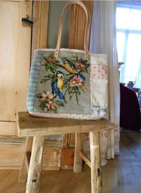 Patchwork Tapestry, Tapestry Bags, Sac Diy, Bags Diy, Upcycled Bag, Needlepoint Tapestry, Tapestry Bag, Bags Handmade, Needlepoint Designs