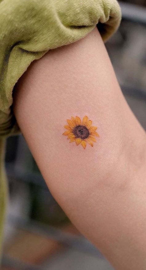 Cute Sunflower Tattoo, Nemo Tattoo, Pixie Tattoo, Sunflower Tattoo Ideas, Cute Sunflower, Flower Tattoo Shoulder, Sunflower Tattoos, Tatuaje A Color, Famous Artwork