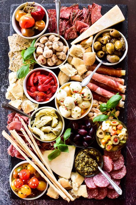 Italian Food Platter, Antipasti Platter Italian, Italian Platter Ideas, Italian Antipasto Platter Ideas, Italian Charcuterie Board Antipasto Platter, Italian Board Ideas, Antipasta Platters Italian, Anti Pasta Platter, Christmas Antipasto Platter