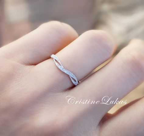 Twisted Infinity Engagement Band Ring With Clear CZ Stones - Etsy Indonesia Wedding Ring Woman Silver, Platinum Wedding Rings For Women, Daily Wear Gold Rings For Women, Platinum Rings Women, Women Engagement Rings, Rings Infinity, Diamond Ring Silver, Ring For Women Silver, Rings For Women Silver