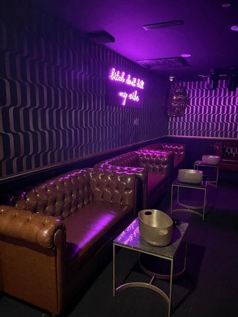 Club Furniture Design, Night Club Design Interior, Club Ideas Nightclub, Vip Room Club, Strip Club Interior, Nightlife Aesthetic Club, Club Design Interior, Luxury Restaurant Interior, Bar Lounge Design