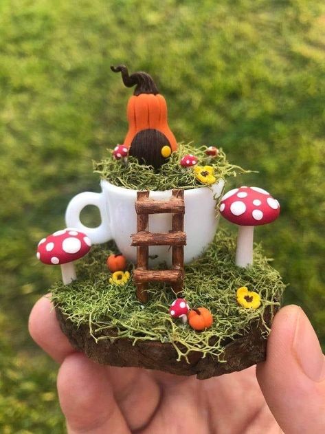 Fairy Teacup Garden, Fairy Garden Pots, Fall Fairy, Teacup Gardens, Clay Fairy House, Polymer Clay Fairy, Mushroom Crafts, Fairy House Diy, Fairy Garden Designs