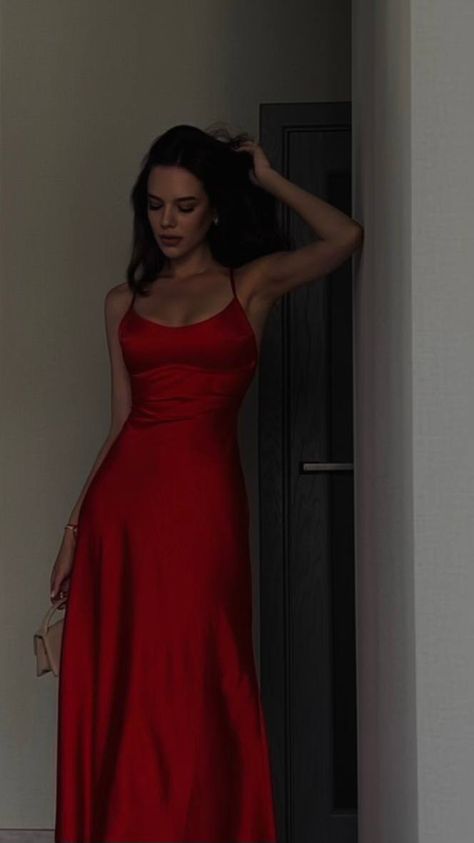 Satin Dress Outfit, Red Satin Dress, Aesthetic Dress, Prom Dress Inspiration, Long Prom Dresses, Pretty Prom Dresses, Dress Aesthetic, Prom Dresses Online, Grad Dresses