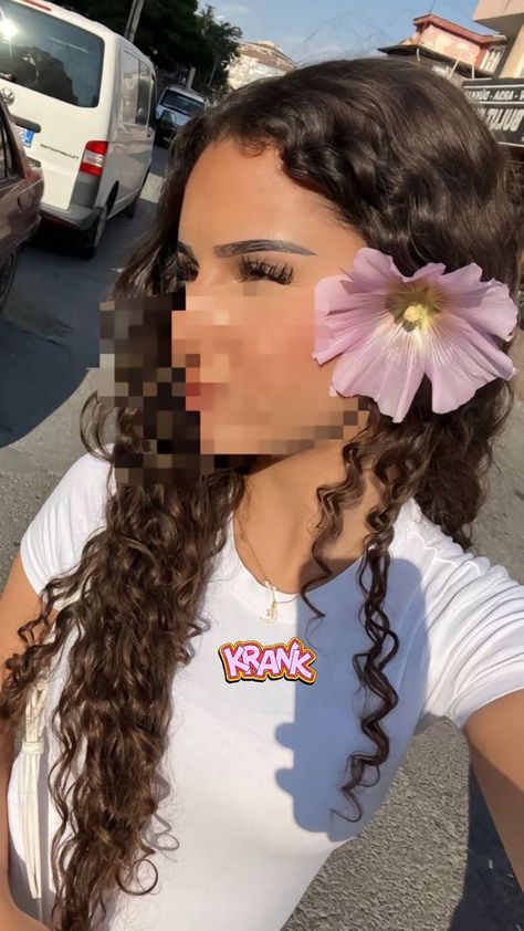 Pool Hairstyle Ideas Black, F4u Corsair, Stile Hijab, Pool Hairstyle Ideas, Pool Hairstyles, Peinados Fáciles Para Cabello Corto, Hairdos For Curly Hair, Fake Acc, Short Curly Hair