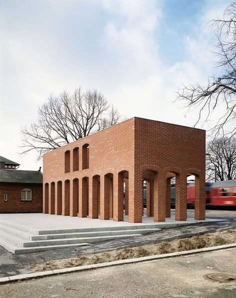 Black Brick Wall, Arch Building, Brick Patterns Patio, Brick Projects, Brick Arch, Sacred Architecture, Brick Architecture, Small Buildings, Brickwork