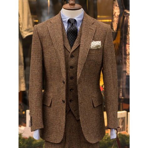 Harris Tweed Suit, Brown Tweed Suit, Harris Tweed Fabric, Tweed Suit, Big Men Fashion, Structured Jacket, Brown Tweed, Fashion Suits For Men, Tweed Suits