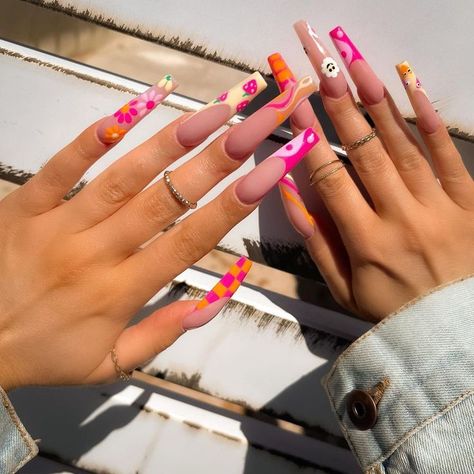 Square Acrylic Nails Pink, Crazy Summer Nails, Nail Aesthetics, Crazy Nail Designs, Sculptured Nails, Gothic Nails, Goth Nails, Colored Acrylic Nails, Work Nails