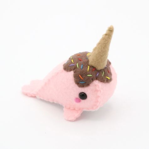 Cute Felt Plushies, Needle Felt Kawaii, Narwhal Stuffed Animal Pattern, Bored Crafts, Felt Stuffies, Pink Felt Plush, Narwhal Stuffed Animal, Felt Ice Cream, Felt Plushies