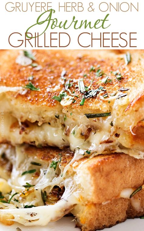 Ultimate Grilled Cheese | Gooey Gruyere and white cheddar cheese, savory rosemary butter, and herbed caramelized onions... need I say more? | http://thechunkychef.com Sandwich Alternatives, Fancy Grilled Cheese, Ultimate Grilled Cheese, Grill Sandwich, Gourmet Grilled Cheese, Deli Sandwiches, Grilled Cheese Recipes, White Cheddar Cheese, Grilled Sandwich