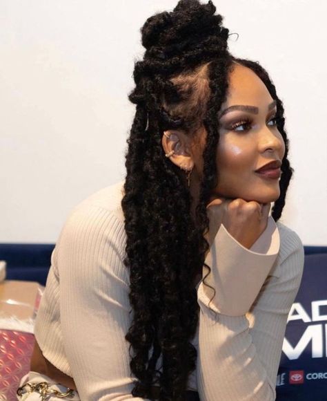 Megan Good, Hair Styles Ideas, Two Tone Hair, Meagan Good, Faux Locs Hairstyles, Styles Ideas, Protective Hairstyles Braids, Hair Twist Styles, Mens Braids Hairstyles