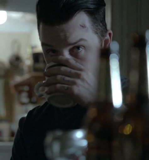 Iggy Milkovich, Mickey Milkovich Aesthetic, Milkovich Aesthetic, Mickey Milkovich Icon, Mickey Shameless, Shameless Mickey, Mickey Milkovich, Shameless Mickey And Ian, Shameless Tv Show