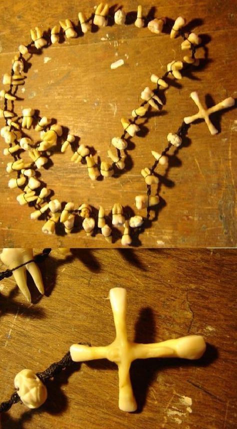 Bone Project Ideas, Teeth Aesthetic Creepy, Bone Jewelry Diy, Bone Rosary, Bone Fairy, Human Teeth Jewelry, Bone Crown, Punk Jewelry Diy, Diy Teething