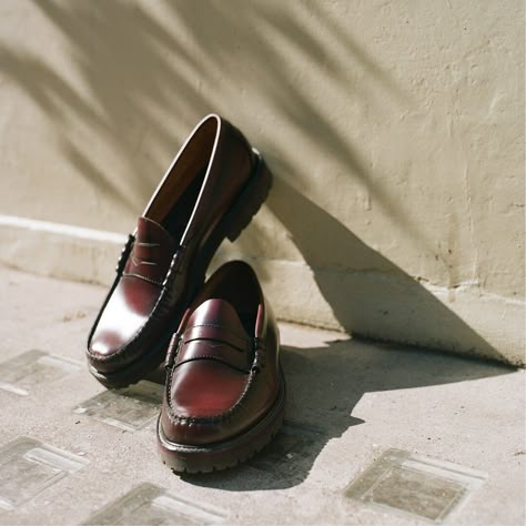 G.H. Bass & Co. Europe on Instagram: “Meet the next generation of our iconic Larson Weejuns set on a new chunky sole, you can wear all year round.” Character Photography, Footwear Brands, Shoe Image, Outfit Reference, Shoes Photography, Mens Designer Shoes, October 8, Penny Loafer, Driving Shoes