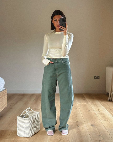 Midweek outfit inspo from @smythsisters wearing @motherdenim 💚💚  Pair these relaxed barrel leg jeans with a simple top from Samsøe Samsøe and your favourite ballet flats for an effortlessly relaxed, yet pulled together outfit. Baggy Washed Blue Jeans For Fall, Oversized Faded Jeans For Fall, Wide Leg Dark Wash Jeans For Streetwear, Fall Barrel Jean Outfits, Baggy Mid-rise Fall Jeans, Barrel Leg Jeans Outfit, How To Style Barrel Jeans, Barrel Jeans Outfit, Barrel Leg Jeans