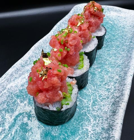 Eljan Kamal | Spicy Tuna Roll 🌶️ | Instagram Spicy Tuna Sushi, Tuna Sushi Rolls, Tuna Roll, Tuna Sushi, Spicy Tuna Roll, Spicy Tuna, Sushi Roll, Sushi Rolls, May 1