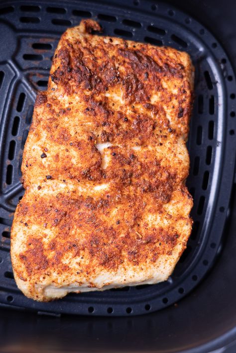 Air Fryer Halibut Fish And Chips, Halibut In The Air Fryer, Air Fried Halibut Recipes, Air Fryer Halibut Recipes Healthy, Air Fry Halibut Recipes, Halibut Air Fryer Recipes, Air Fryer Halibut Recipes, Halibut Air Fryer, Halibut Recipes Healthy