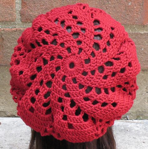 Ravelry: Sylvia Spiral Beret by AlyseCrochet Crochet Beret Pattern, Pola Topi, Crochet Adult Hat, Beret Pattern, Crochet Slouchy Hat, Crochet Beret, Crocheted Hat, Crochet Knit Hat, Bonnet Crochet