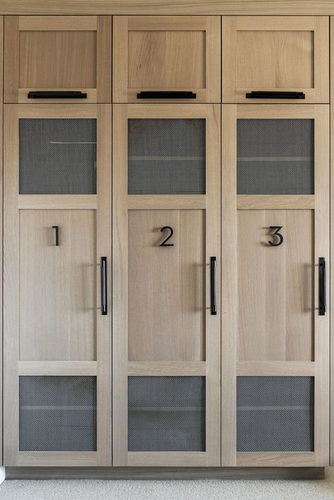 Sm Ranch House, Mudroom Lockers, Ranch Remodel, Mudroom Laundry Room, Mudroom Design, Mountain Modern, Laundry Mud Room, Studio Mcgee, Rustic Living