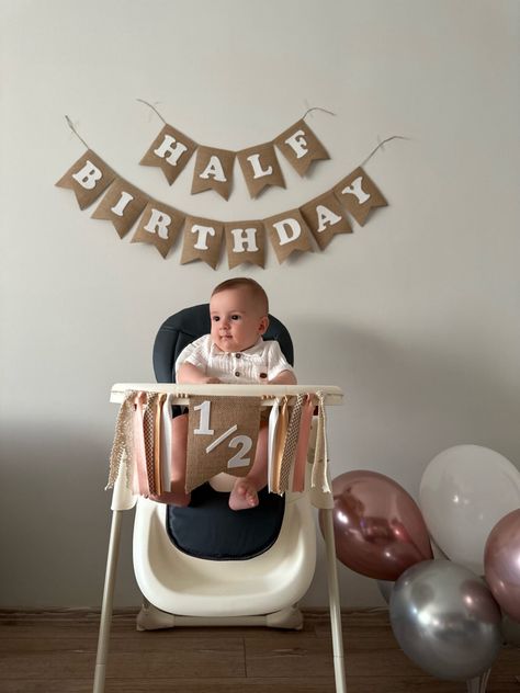 #babyboy #halfbirthday #pasta #happy Baby Boy Half Birthday Ideas, Photografy Ideas, Happy Half Birthday, 6 Month Baby Picture Ideas, Baby Pic, Half Birthday, 6 Month Baby, Baby Month By Month, Baby Pictures