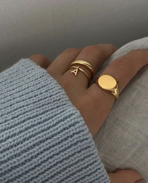 Ring Party Jewelry, Dope Jewelry, Hand Jewelry, Girly Jewelry, Jewelry Inspo, Pretty Jewellery, Piercing Jewelry, Signet Ring, Jewelry Party