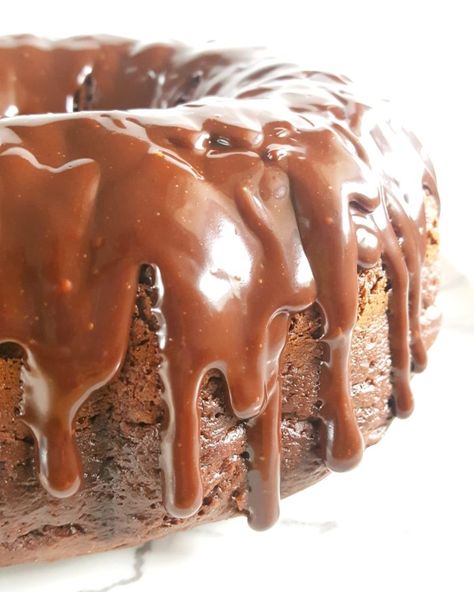 Chocolate Pudding Sour Cream Bundt Cake (Boxed Mix) - Beat Bake Eat Improve Boxed Cake, Cake Mix With Pudding, Cake Mix And Pudding, Cake Recipe With Sour Cream, Sour Cream Bundt Cake, Chocolate Bundt Cake Recipe, Recipe With Sour Cream, Cream Chocolate Cake, Sour Cream Chocolate Cake