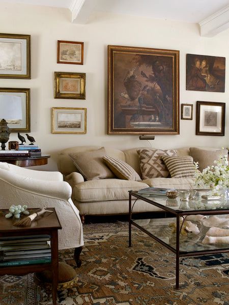 Buying furniture when you’re downsizing by Wendy Li European Living Room, European Home Decor, Transitional Living, Design Salon, Traditional Living, Elements Of Style, Traditional Living Room, Transitional Decor, A Living Room